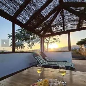 https://casa-volcan-de-gayria.in-canary-islands.com
